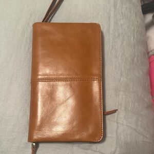 Women’s hobo Tan Leather Wallet/wristlet